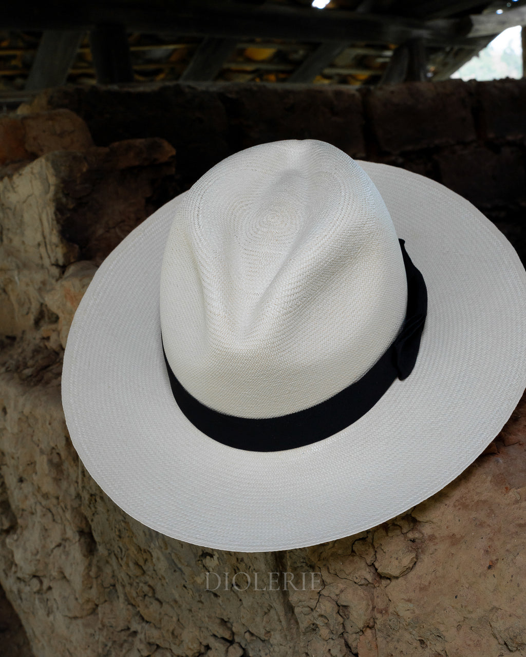 Superfine Classic White Panama Hat -  Montecristi Quality