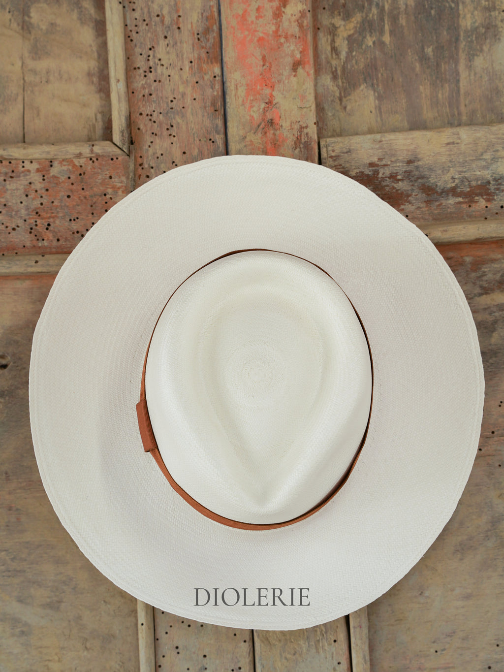 Superfino Teardrop White Diplomat Hat- Montecristi  Quality