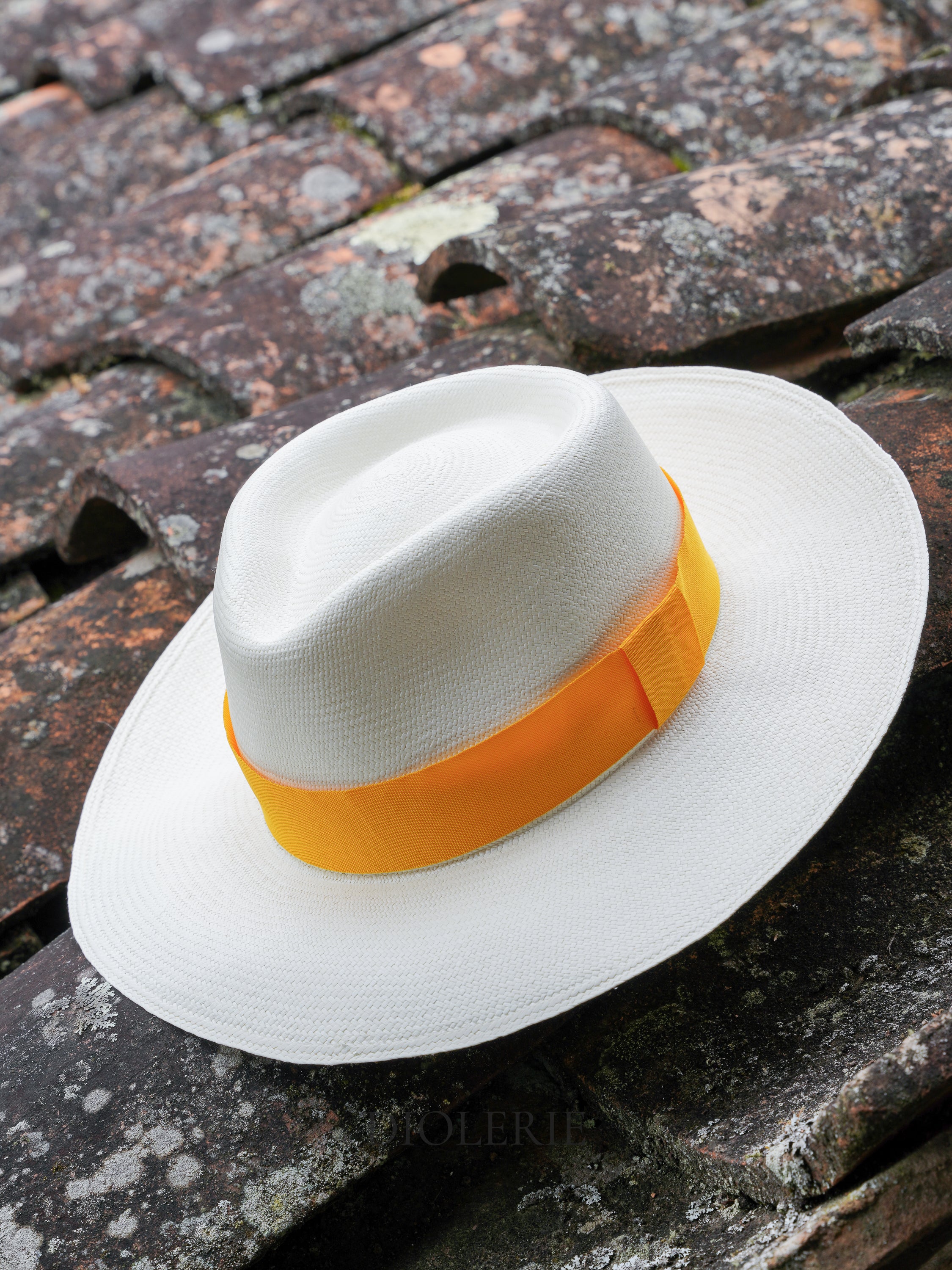 Superfino Teardrop White Diplomat Hat- Montecristi  Quality