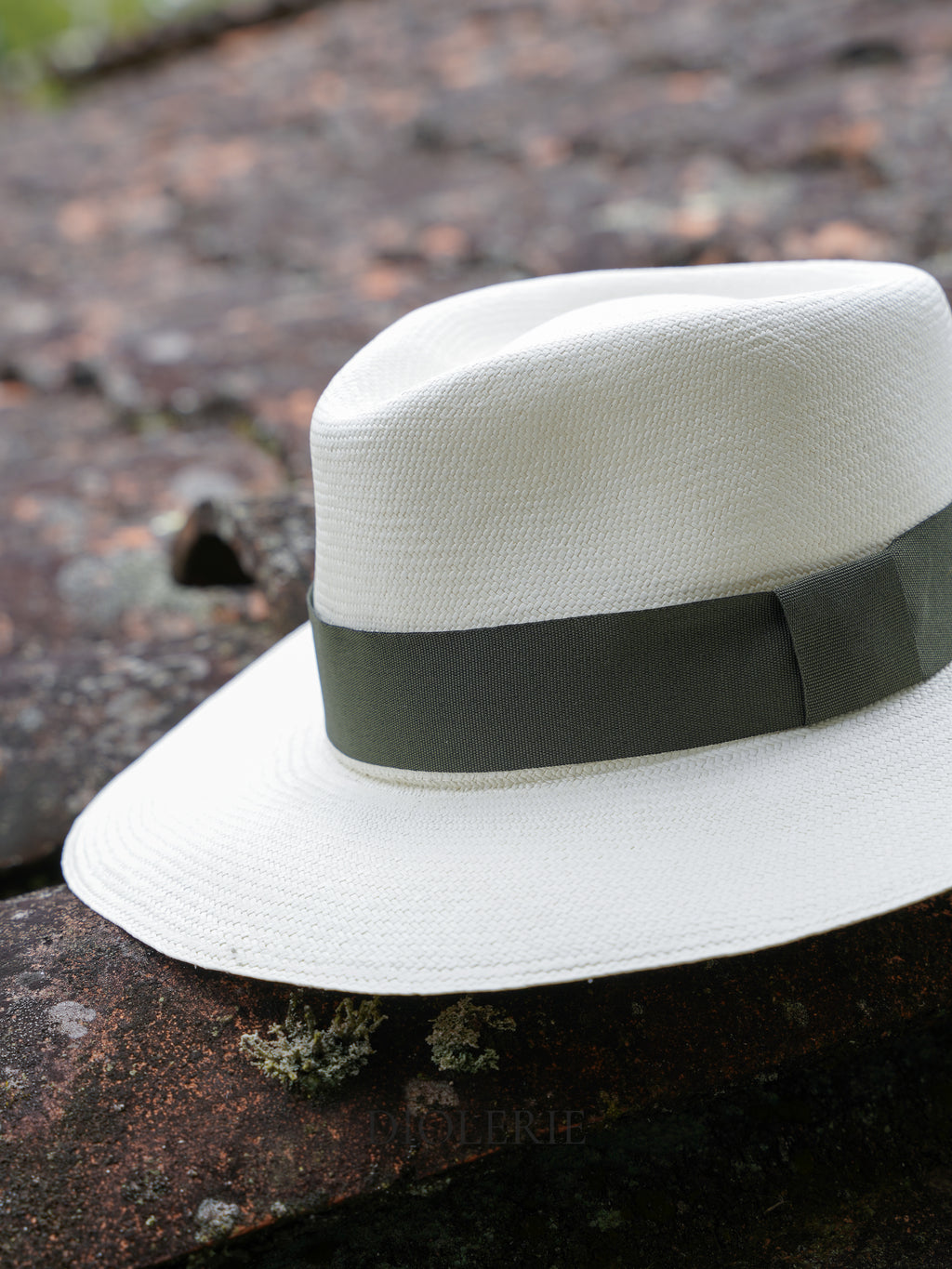 Superfino Teardrop White Diplomat Hat- Montecristi  Quality