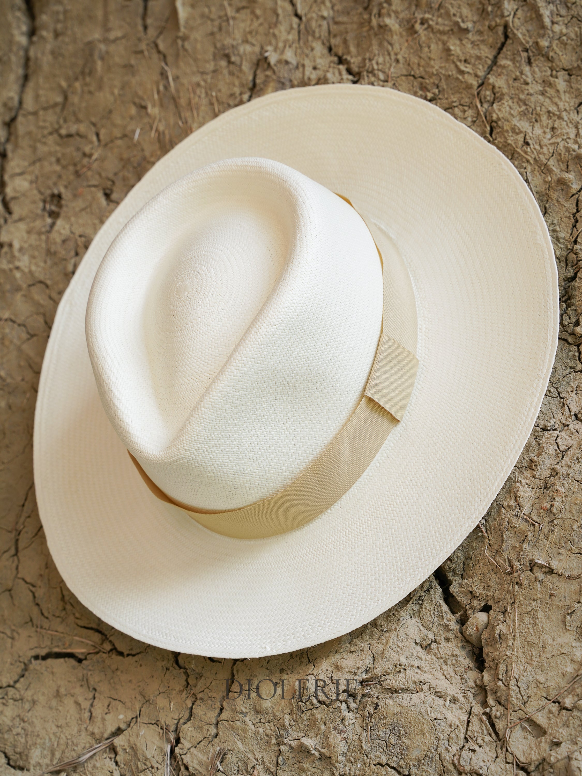 Superfino Teardrop White Diplomat Hat- Montecristi  Quality (Copia)