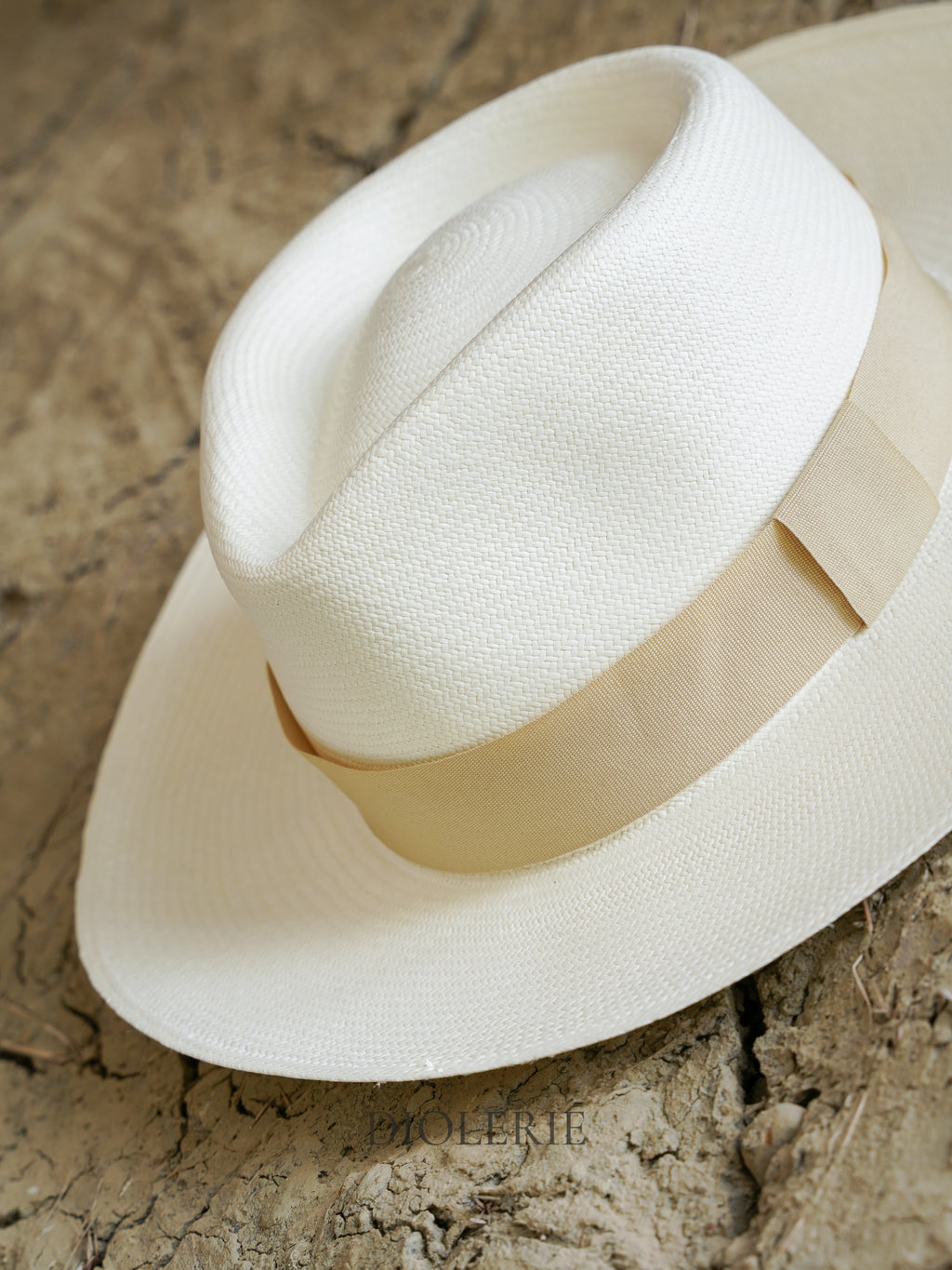 Superfino Teardrop White Diplomat Hat- Montecristi  Quality (Copia)